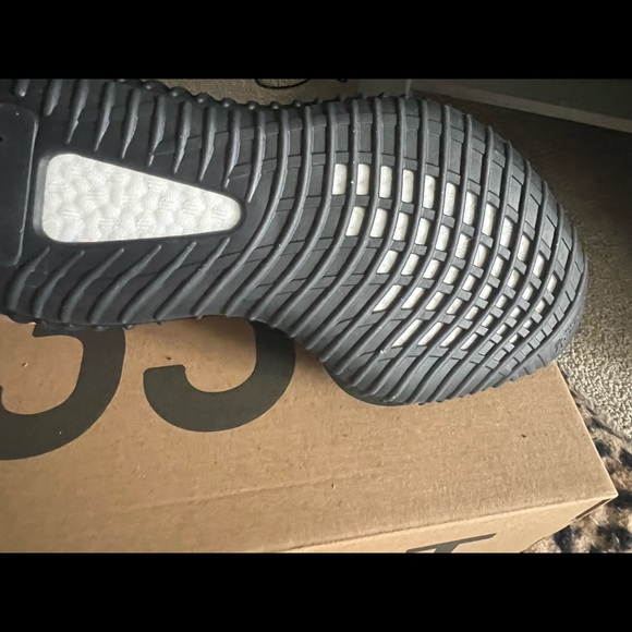 Yeezy‘s - Picture 4 of 9